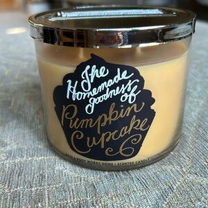 3 wick Bath& Body works candle